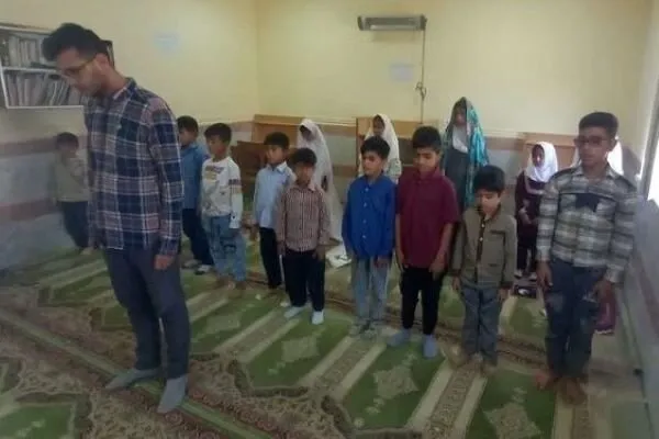 معلمی در دل کوهستان دشتی؛ پیوند آموزش و معنویت در مدرسه روستای بن‌بید
