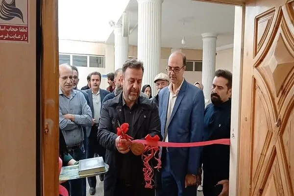 نمایشگاه آثار نقاشی هنرمند لرستانی افتتاح شد