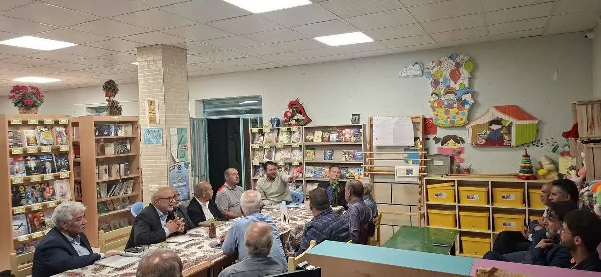 برگزاری نشست ادبی شعر در شهر ایزدخواست شهرستان آباده