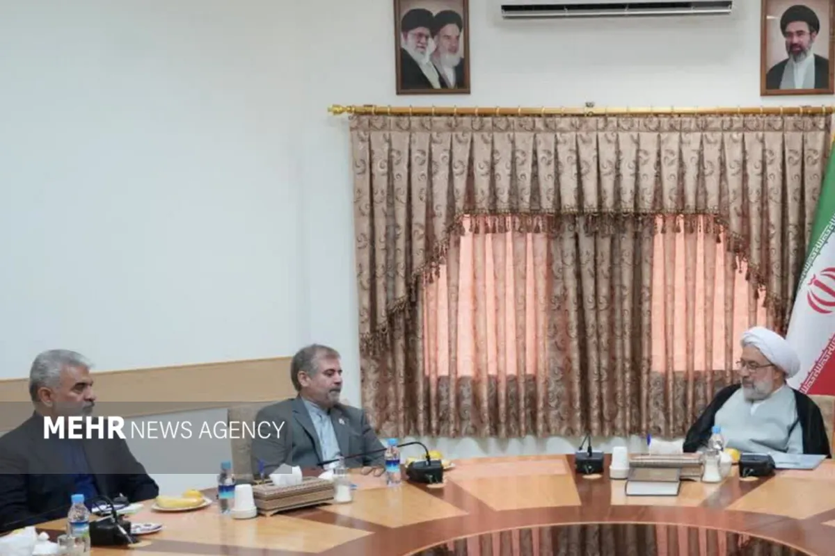 سفرای ایران در اوگاندا و سنگال با رئیس جامعهالمصطفی دیدار کردند