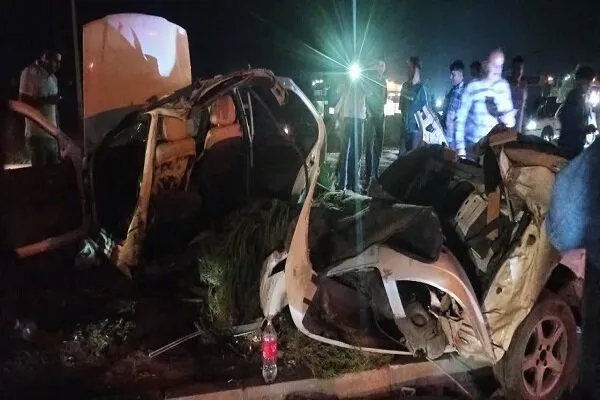 برخورد سمند با تیر برق در خرمآباد حادثه آفرید