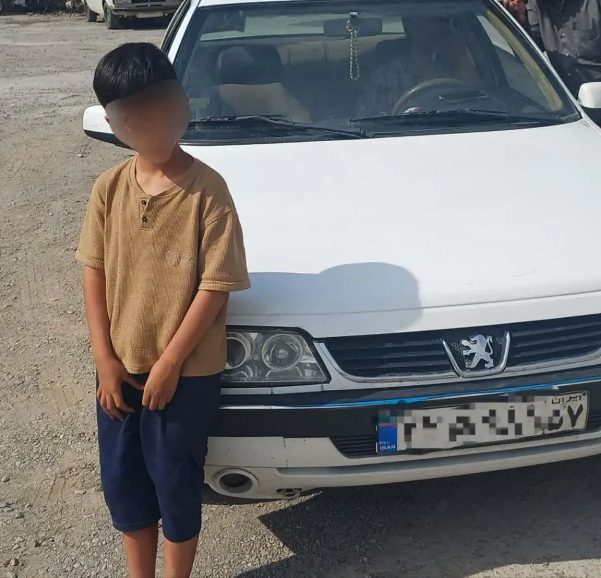 توقیف سواری پژو ۴۰۵ با رانندگی کودک ۹ ساله در آزادراه ساوه ـ همدان