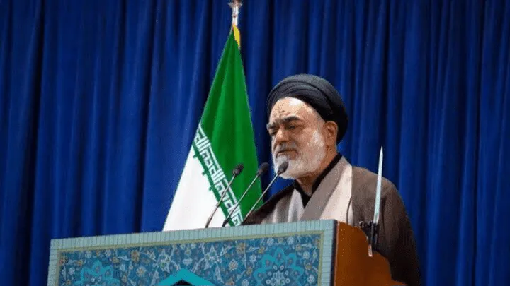 امام جمعه موقت اصفهان حضور مردم در رزمایش جان فدا را بی نظیر توصیف کرد