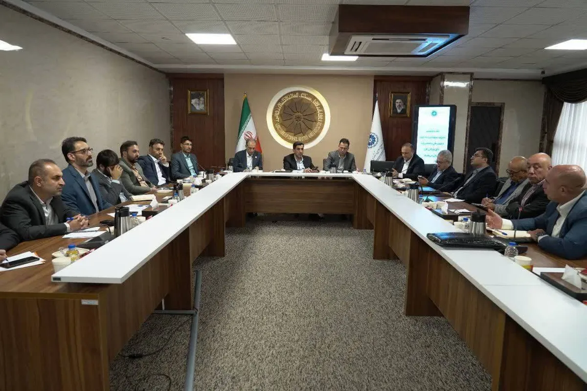 بررسی مشکلات فعالان صنایع پلاستیک، پلیمر و قطعه‌سازی البرز