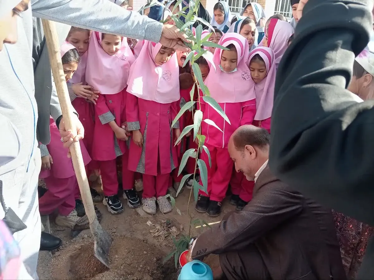 برگزاری پویش نهالکاری در نجف آباد و شهرضا