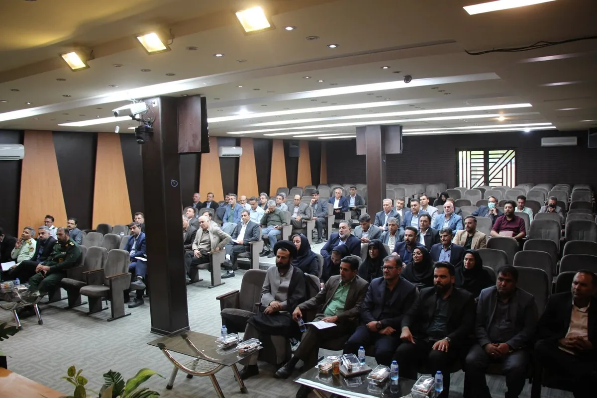 بررسی تأمین اعتبار بیمارستان جدید و رفع مشکل زمین متقاضیان در مرودشت فارس