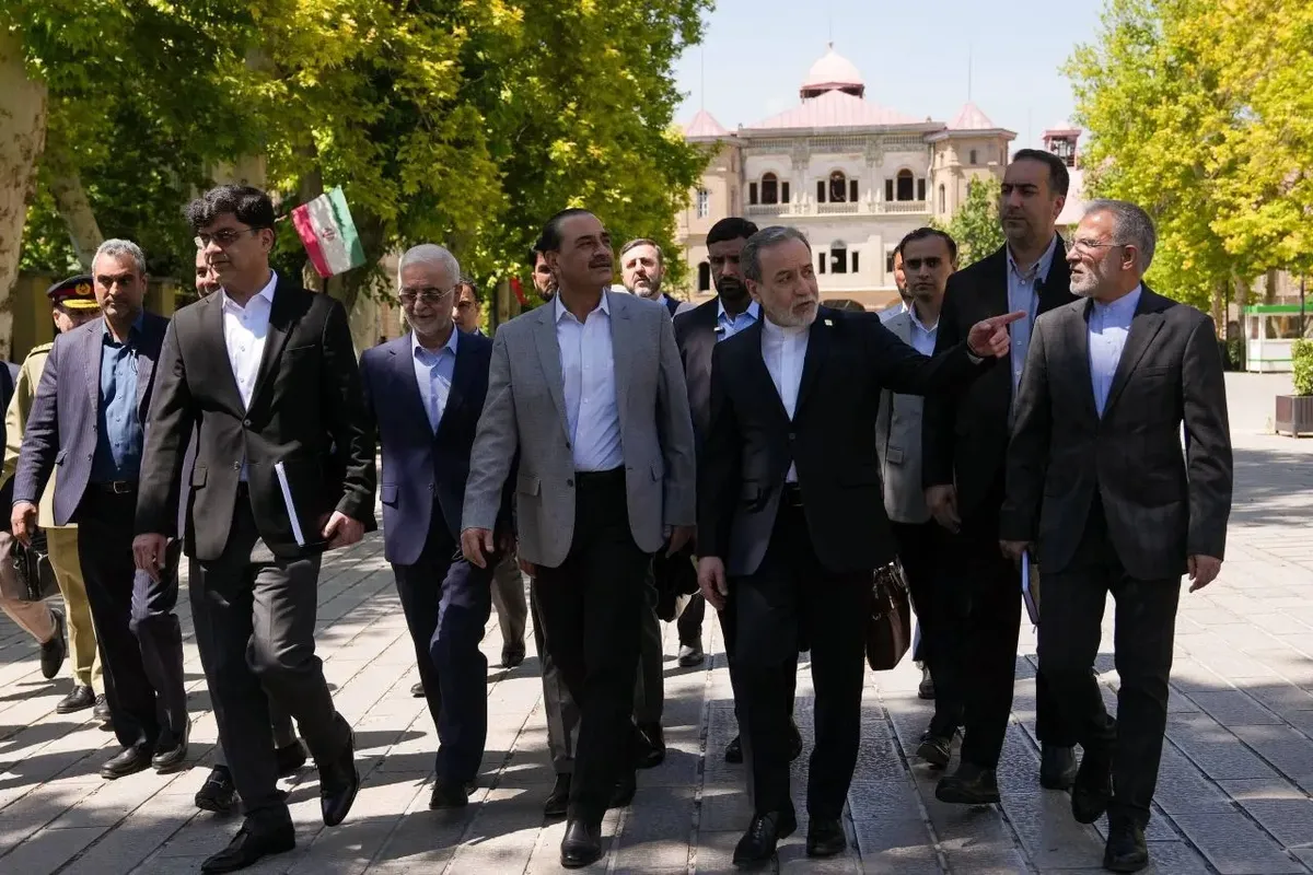 اکسیوس: یکی از دلایل شکست مذاکرات این است که طرفین «بازه زمانی» گفتوگوها را به شکل کاملاً متفاوتی میبینند؛ ترامپ به دنبال دستیابی سریع به توافق است و وقتی روند مذاکرات کند است، بیحوصله میشود/ بنیادیترین مانع در مذاکرات، بیاعتمادی است/ ترامپ از سوی جریان راست و چپ در آمریکا تحت فشار قرار دارد