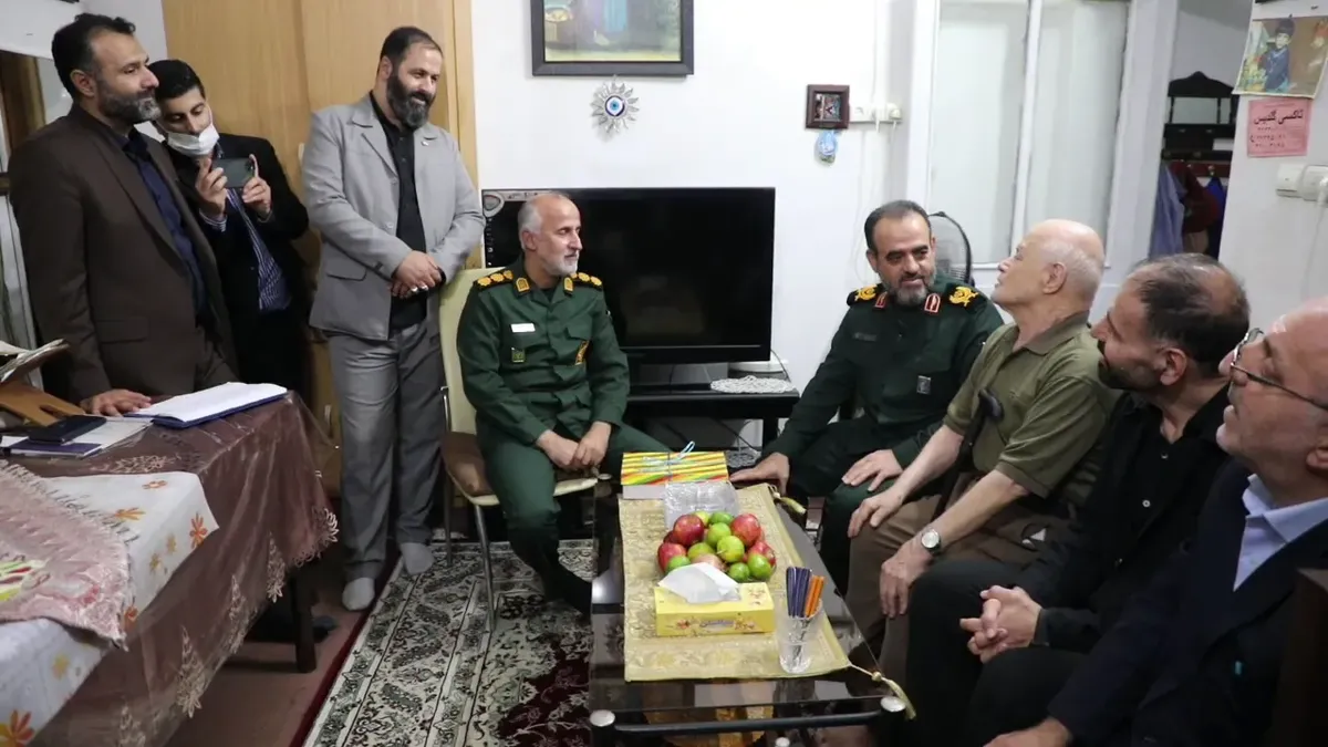 دیدار فرمانده سپاه قدس گیلان با خانواده شهید ورزشکار علی غبرانژاد