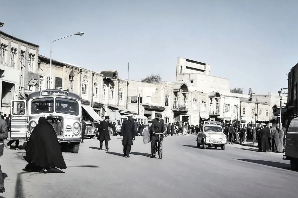 فلکه حضرت، نخستین ایستگاه اتوبوس شهری مشهد در قاب تاریخ