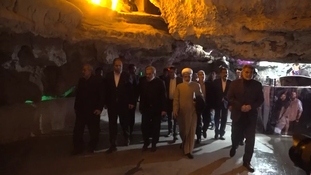 بازدید کمیسیون فرهنگی مجلس و مسئولان استانی از غارعلیصدر