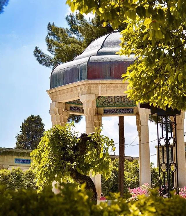 شیراز؛ جهان‌شهرِ غزل در سایه سار حریم حافظ