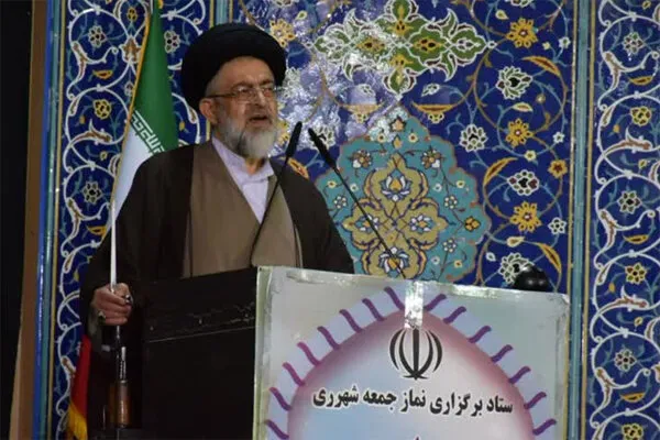 امام جمعه شهرری: مردم با وجود فشارها صحنه را ترک نکردهاند