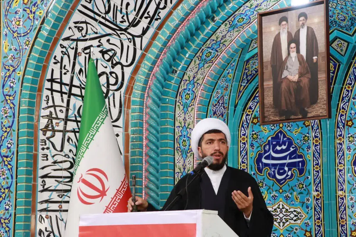 امام جمعه تکاب: مشکل اصلی آمریکا با ایران، استقلال و اقتدار آن است