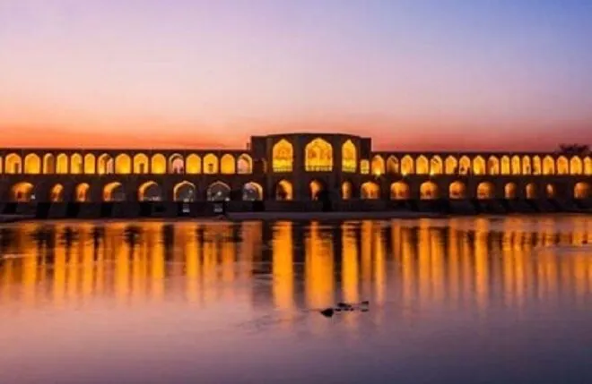 صنعت گردشگری باید جایگزین صنایع آلاینده شود/بازآفرینی میراث تاریخی با فناوریهای نوین