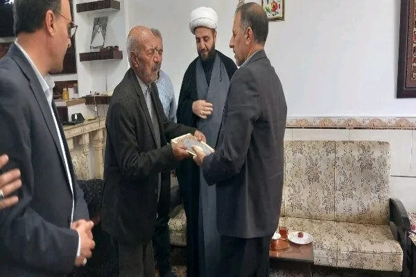 شهیدی: خدمت به خانوادههای شهدا وظیفهای خطیر و مایه مباهات است