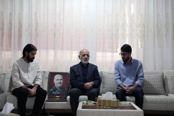 رئیس ستادکل نیروهای مسلح در دیدار با خانواده شهید سرلشکر محمد صالح اسدی: ایران مرهون مجاهدت‌های خاموش است + عکس