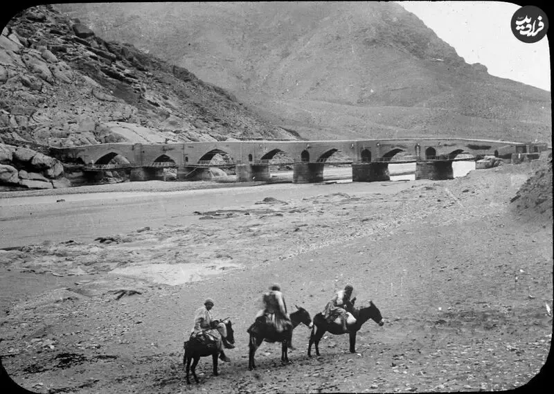نمایی از پل منجیل در دوران قاجار