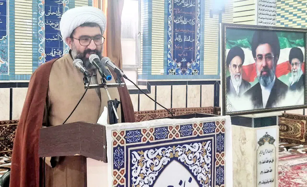 امام جمعه پلدشت: وحدت ملی؛ رمز عبور از فشار‌ها است