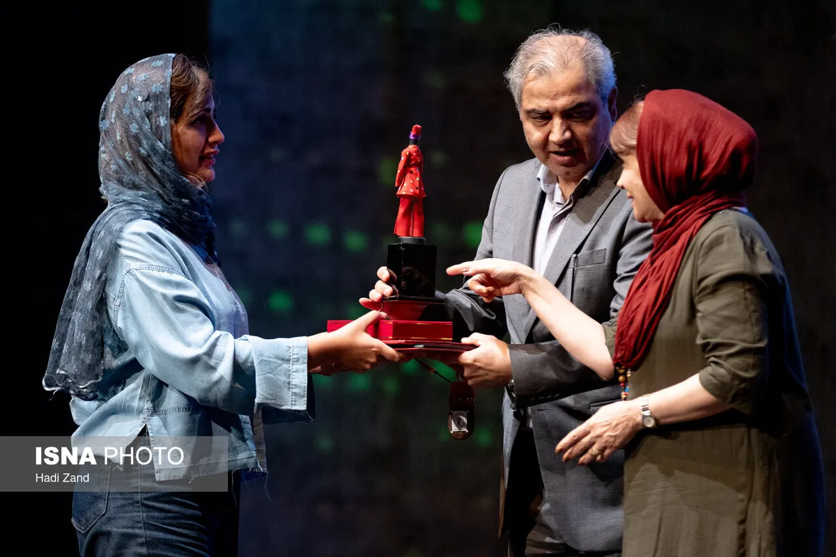 جشنواره نمایش عروسکی تهران-مبارک با یاد کودکان میناب به پایان رسید / تقدیر از دو چهره باسابقه تئاتر عروسکی در اختتامیه تهران-مبارک