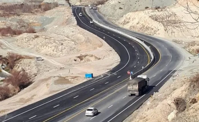 پیشرفت ۴۰ درصدی ساخت ۲۹۰ کیلومتر بزرگراه و راه اصلی در شمال سیستان و بلوچستان