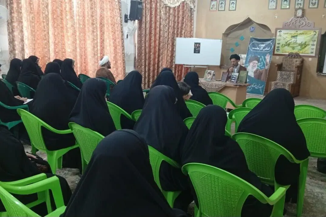 دوازدهمین دوره آشنایی با منظومه فکری امام شهید امت در اردکان برگزار شد