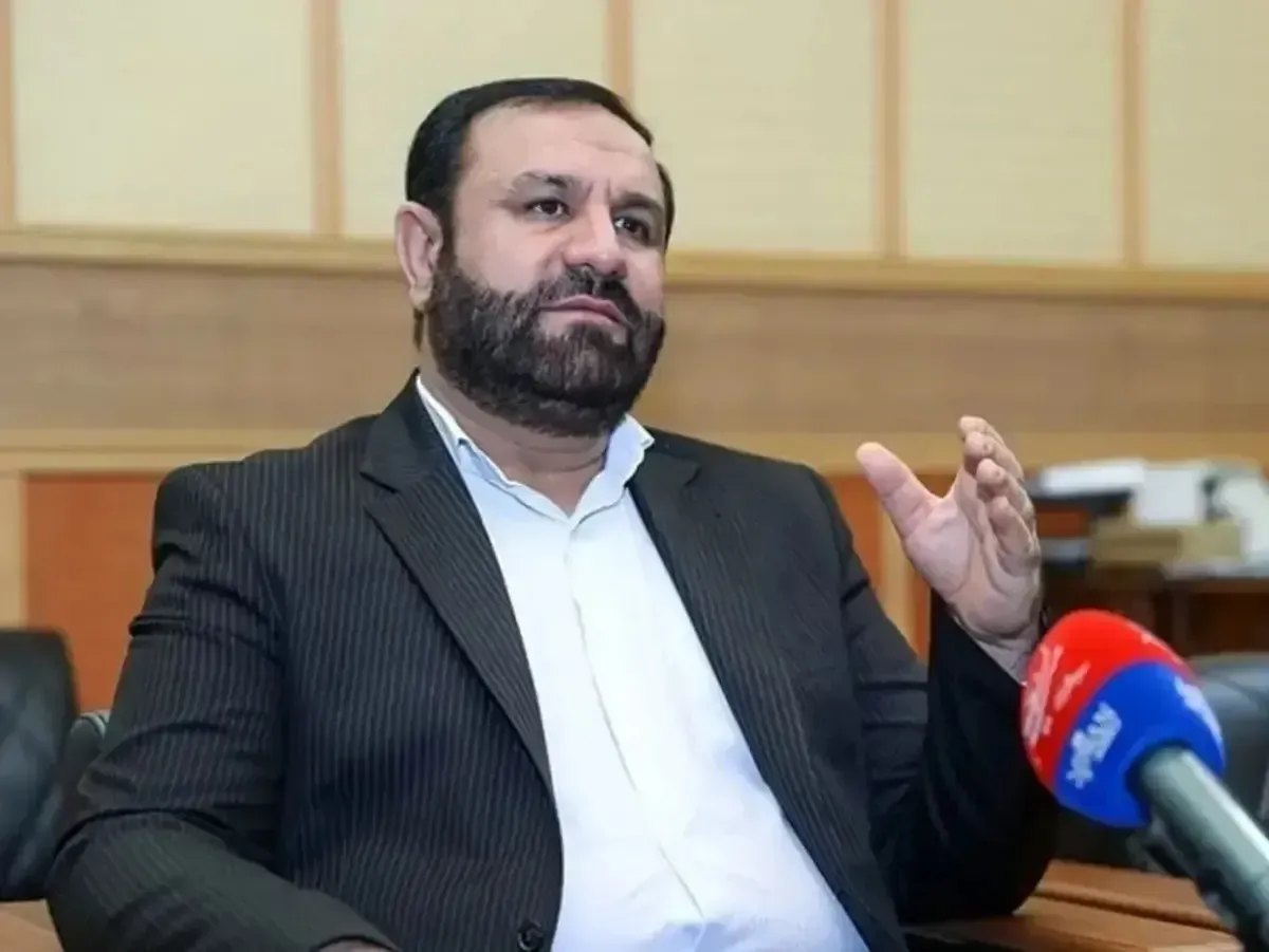 دادستان تهران: صفحات مجازی تورهای گردشگری فاقد مجوز ظرف یک هفته مسدود شود / طلاعات و سپاه با باند‌های سازمان‌یافته ترویج و اشاعه فساد برخورد قاطع داشته باشد / چنانچه در سالن‌های ورزشی، رستوران‌ها، تالارها، بوستان‌ها، سالن‌های سینما و تئاتر هنجارشکنی رخ دهد هم با مسئول مجوز دهنده برخورد قانونی صورت خ