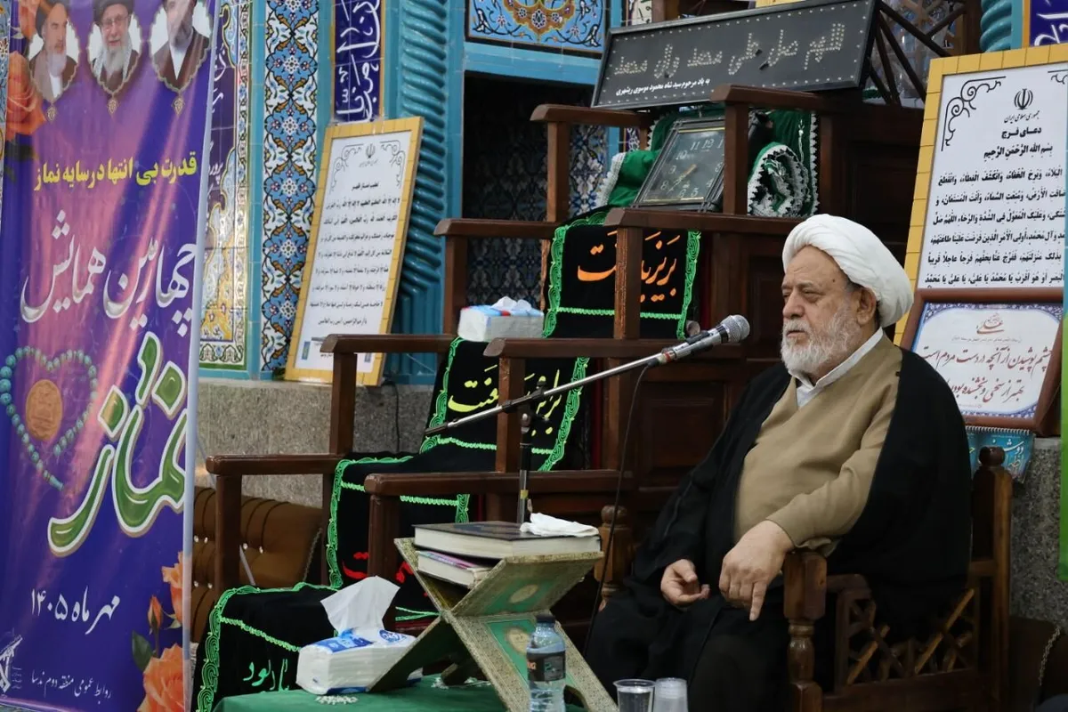 حجت الاسلام انصاریان: نماز محور بندگی و عشق به خالق است