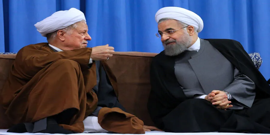 خاطرات هاشمی ۴ آبان ۱۳۸۲: دکتر روحانی گلهمند است که در خطبههای نمازجمعه درباره کار او چیزی نگفتهام