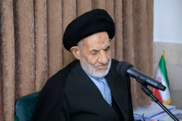 ناآگاهی جامعه، زمینهساز فتنهها و نفوذ دشمن است