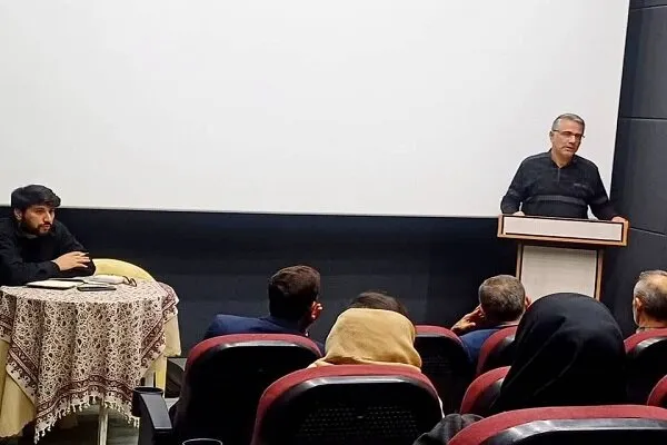 محفل شعر «مِهر» با محوریت ایام فاطمیه در بروجرد برگزار شد