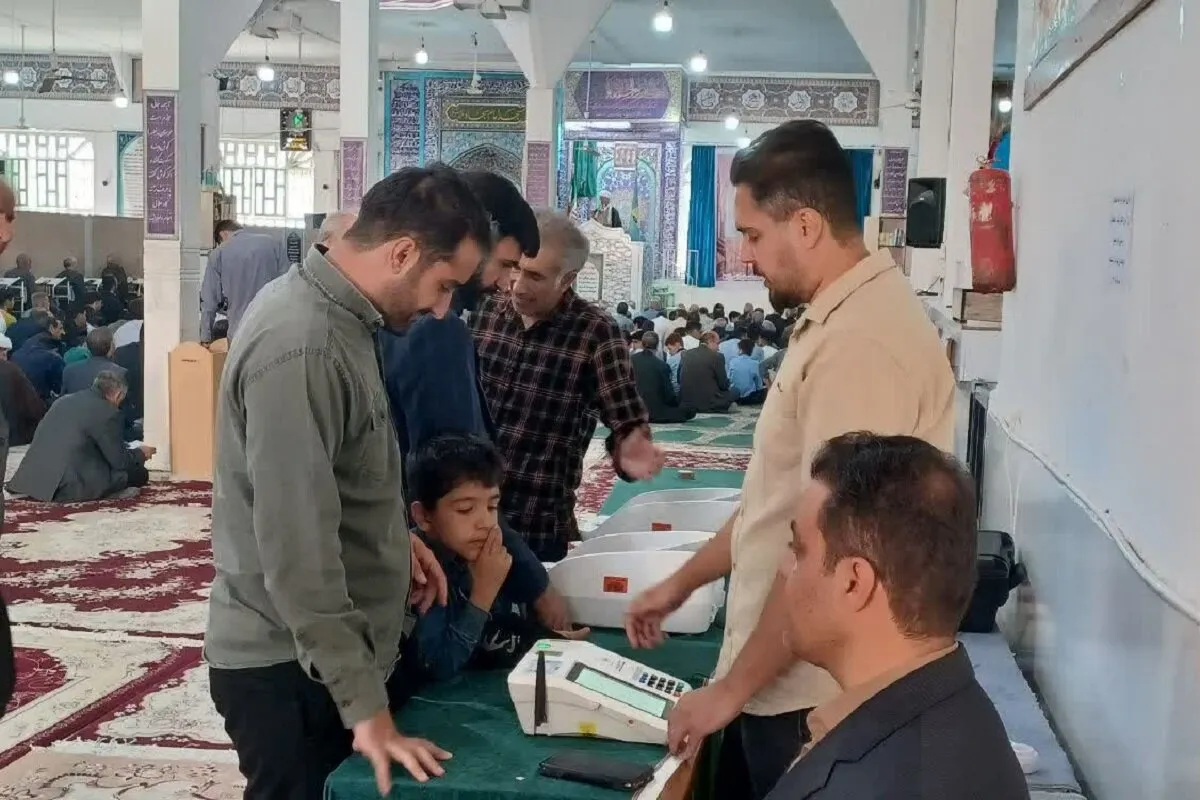 مانور آزمایشی رأیگیری الکترونیکی در مصلی امام سجاد(ع) الشتر برگزار شد