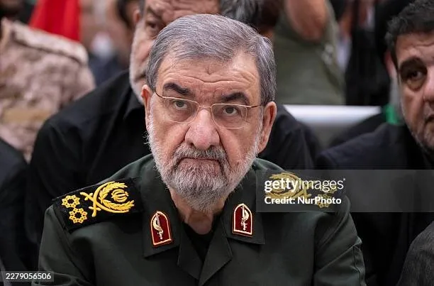 جاییکه امپراطور روم، در برابر شاپور اول ساسانی زانو زد! / توئیت محسن رضایی خطاب به آمریکایی ها و یادآوری تکرار تاریخ