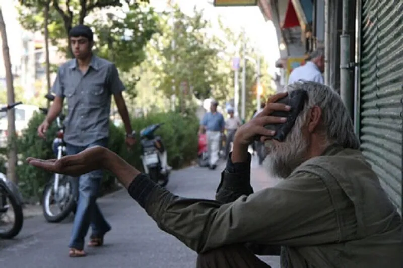 دستگیری متکدی زن با ۱۹ میلیون تومان وجه نقد در اطراف حرم مطهر رضوی