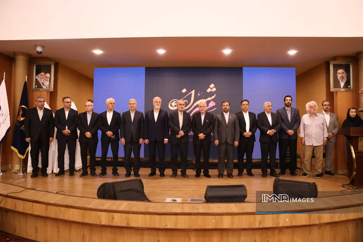 عبور گردشگری فارس از دوگانه شیراز و تختجمشید/توسعه متوازن سفر نیازمند تفویض اختیار به است