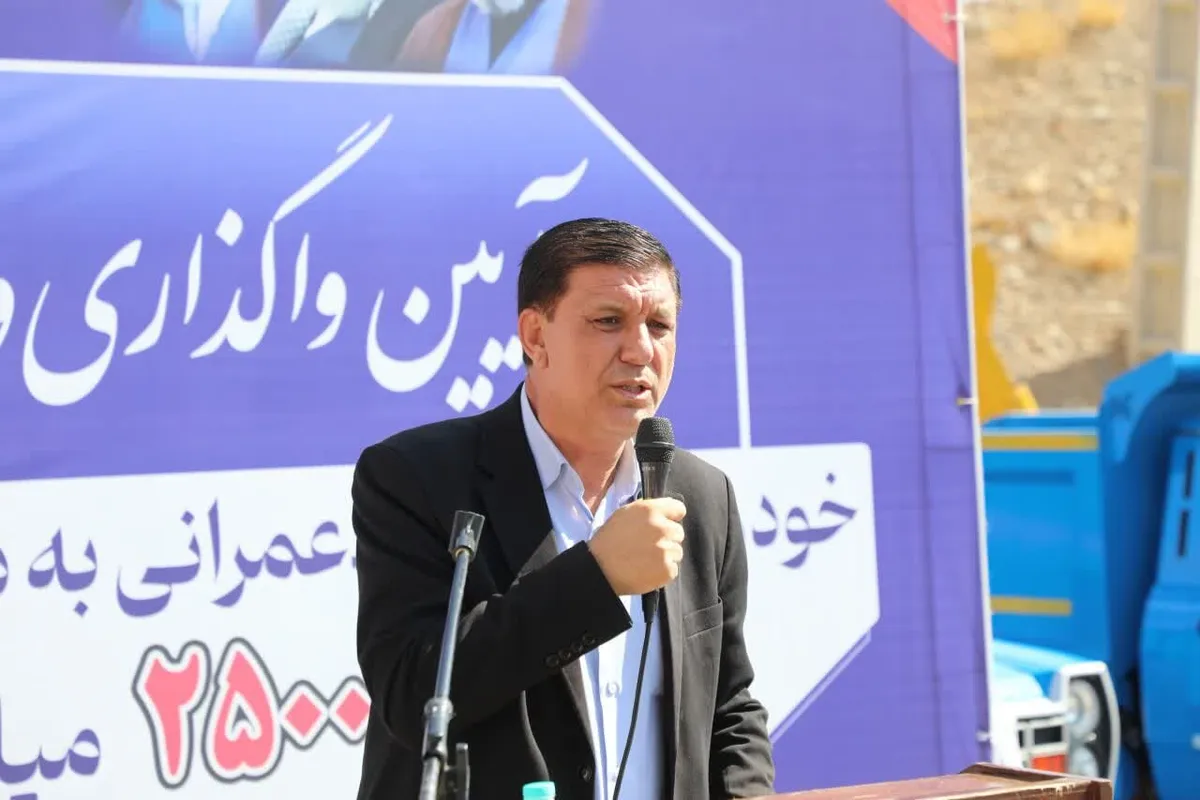 واگذاری ۳۷۰ میلیارد تومان ماشینآلات عمرانی به دهیاریهای چهارمحالوبختیاری