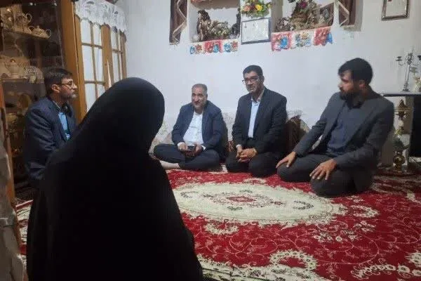 کمک ۳ میلیارد ریالی به خانواده زندانی نیازمند در بیرجند