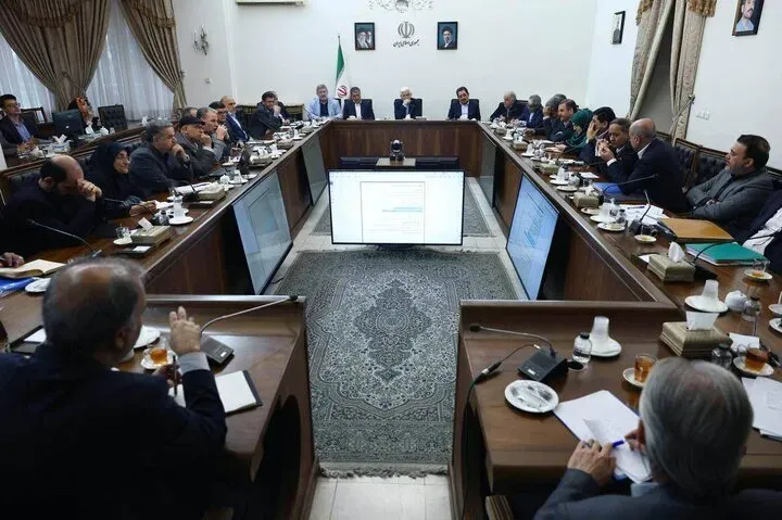 دستور عارف برای بررسی فوری علل نوسانات نرخ ارز