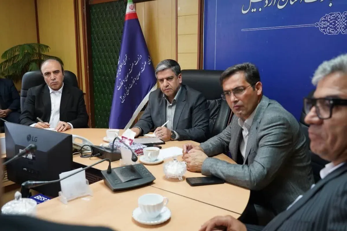 تولیدکنندگان پیش‌قراولان جنگ اقتصادی هستند