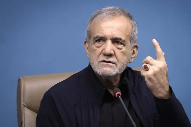 پزشکیان: شجاعت پرستاران در جنگ های تحمیلی اخیر باید سینه به سینه گفته شود