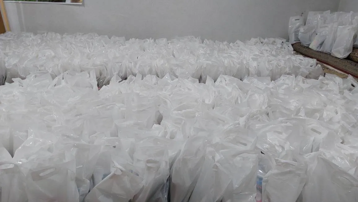اهدای ۷۰۰ بسته نوشت افزار به دانش آموزان نیازمند در آباده