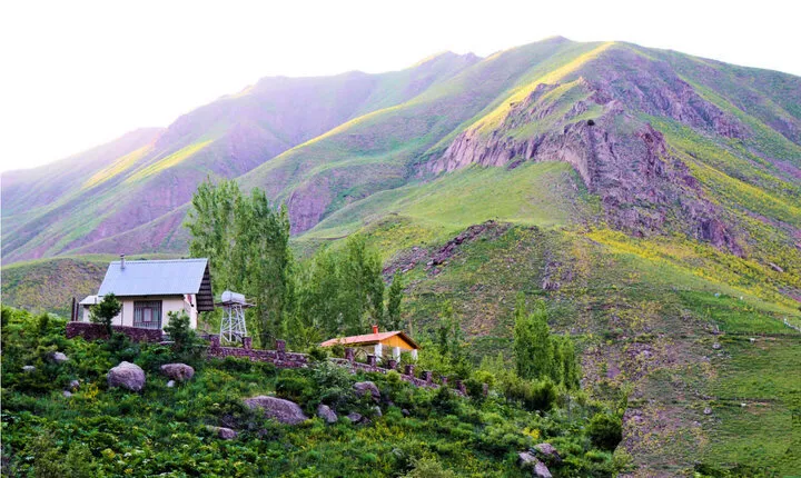 آخرهفته از تهران بیرون بزنید؛ ۴ مقصد نزدیک برای فرار یک‌روزه از شلوغی شهر