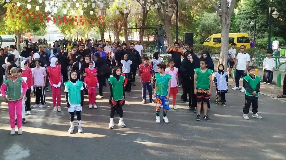 برگزاری همایش پیاده روی در بندر خمیر