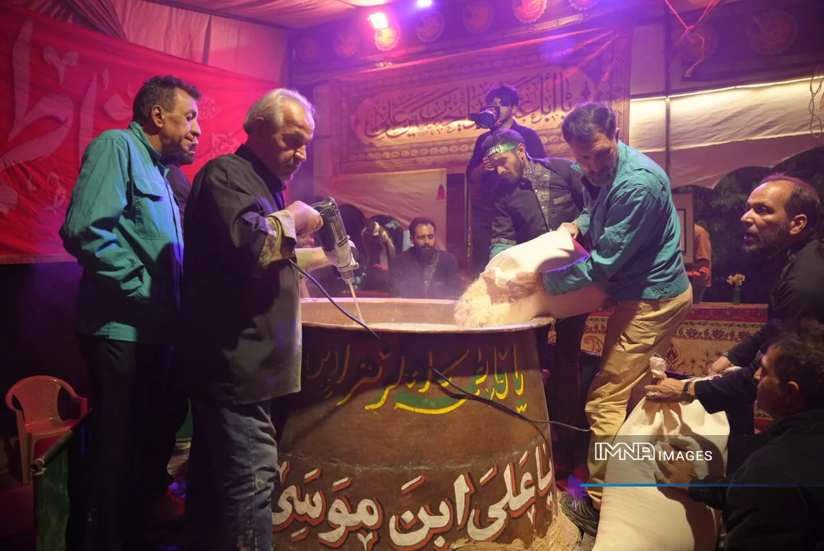 سمنوپزان فاطمی در باغ نور اصفهان؛ ورزشکاران هم پای دیگ نذر آمدند