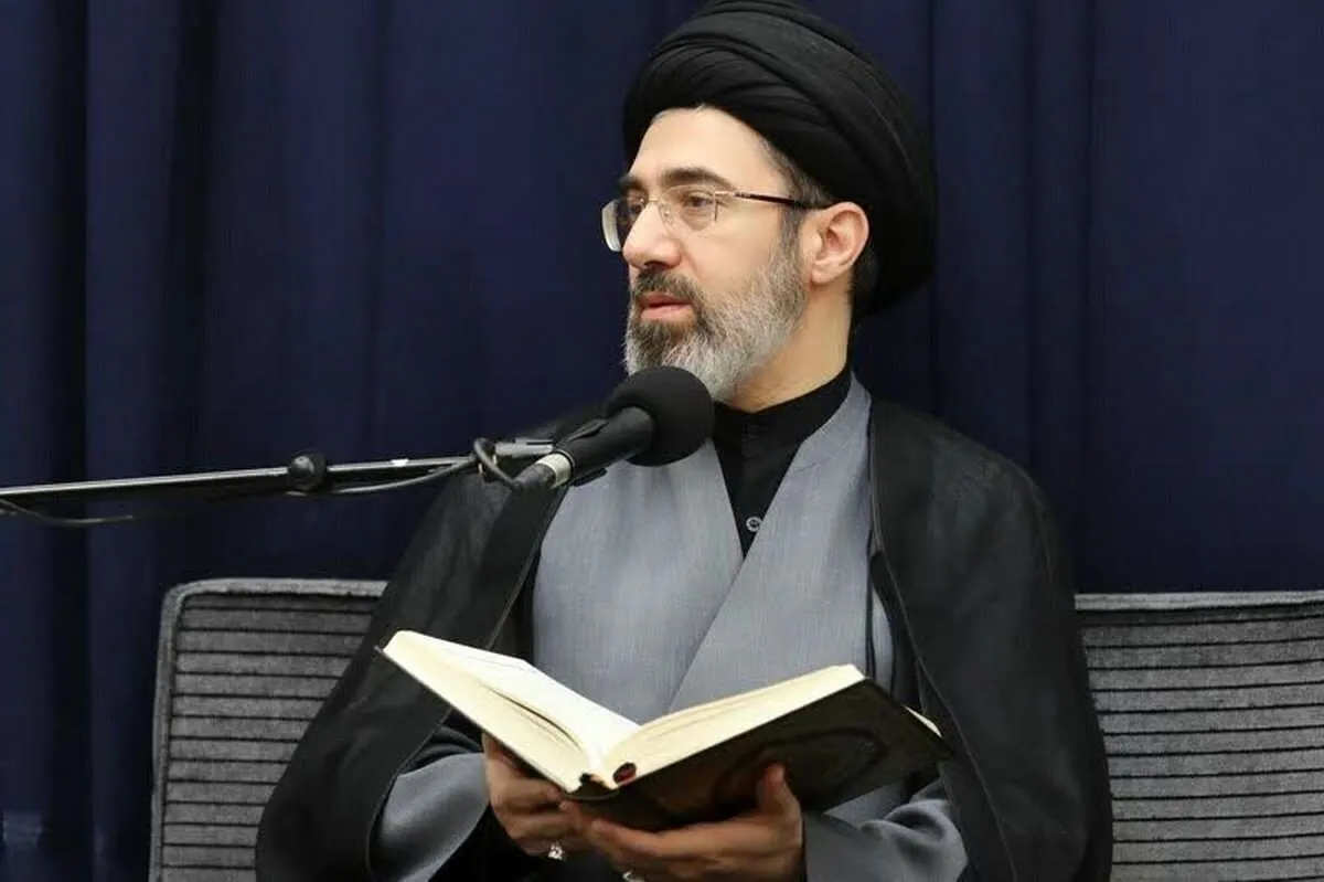 آیتالله سید مجتبی خامنهای: یک عذاب هم عذاب شماتت است که میگویند شما وقتی که باید از نعمتها درست استفاده میکردید، نکردید؛ حالا بچشید!