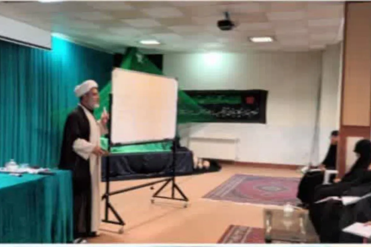 بانوان در تربیت نسل منتظر نقشآفرینی میکنند