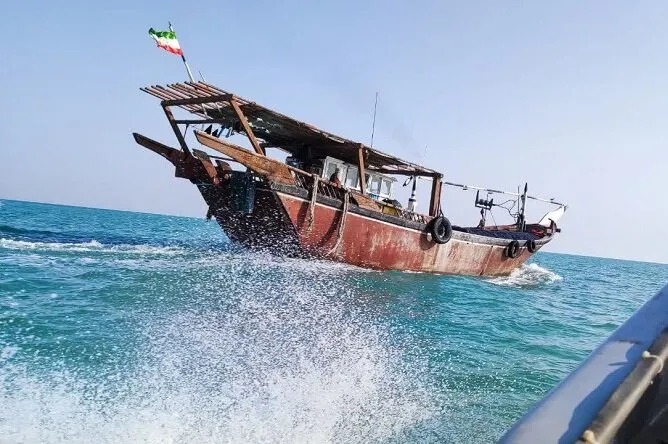 توقیف ۵ فروند شناور صیادی حامل سوخت قاچاق در مرزهای سیستان وبلوچستان