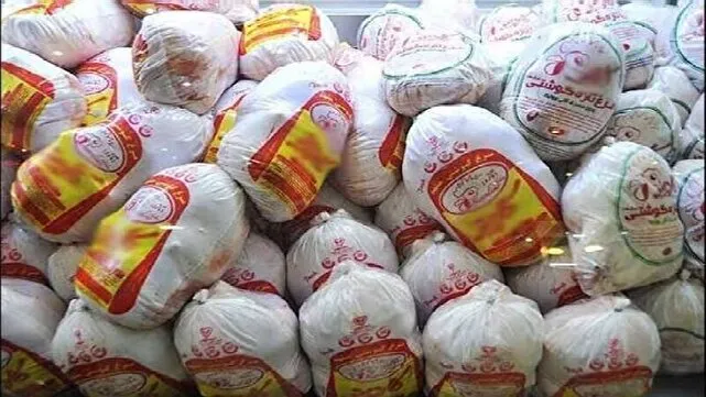 عرضه بیش از ۷ میلیون و ۵۰۰ هزار قطعه مرغ سالم به بازار مصرف ارومیه