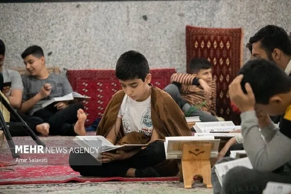 نشست آموزشی ۳۰۰ دبیر اعتکاف مساجد در مشهد