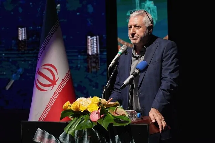 تقویت تولید هنرمندان در دستور کار مسوولان قرار گیرد