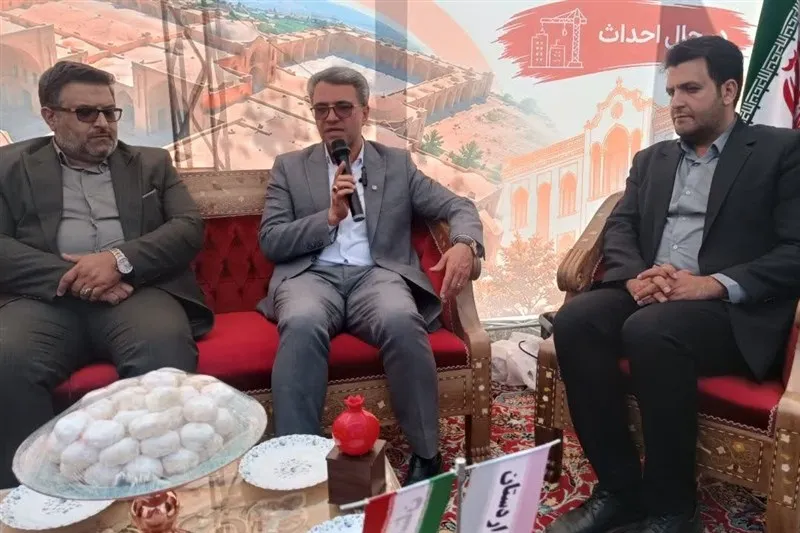 حفظ باغهای انار اردستان و توسعه صنایع تبدیلی باید در اولویت قرار گیرد
